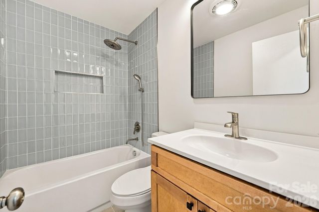 104 Disosway Street, Black Mountain, NC 28711