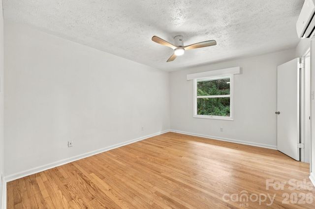 104 Disosway Street, Black Mountain, NC 28711