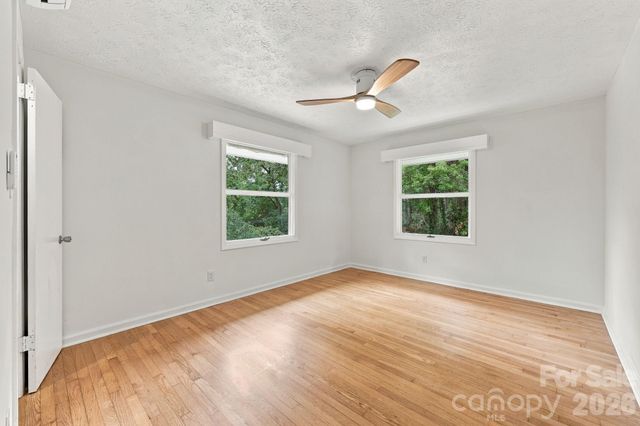 104 Disosway Street, Black Mountain, NC 28711
