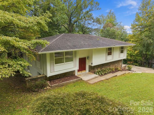 104 Disosway Street, Black Mountain, NC 28711