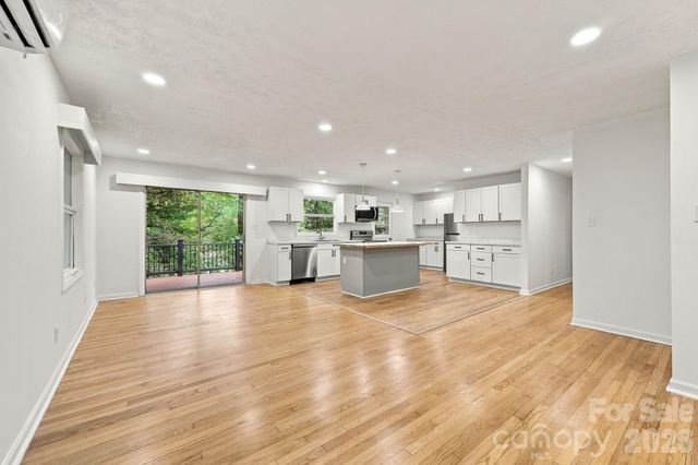 104 Disosway Street, Black Mountain, NC 28711