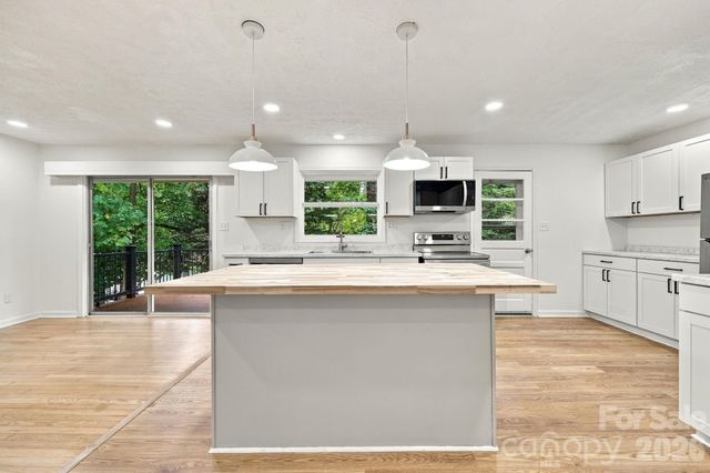104 Disosway Street, Black Mountain, NC 28711