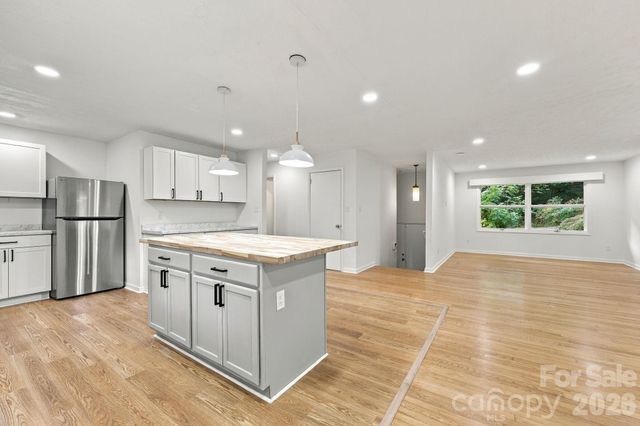 104 Disosway Street, Black Mountain, NC 28711