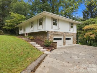 104 Disosway Street, Black Mountain, NC 28711