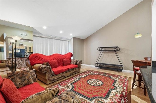 726 S Fir 3, Inglewood, CA 90301