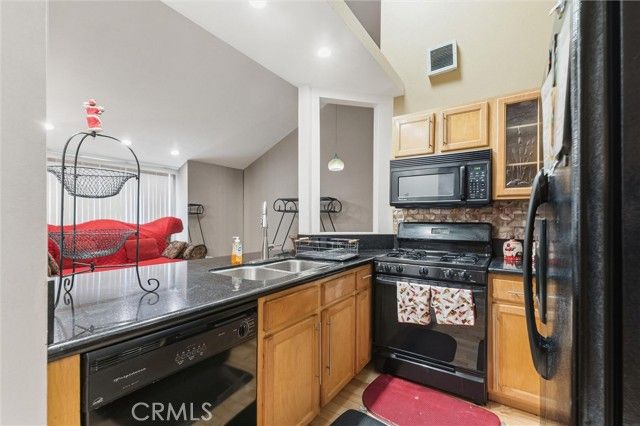 726 S Fir 3, Inglewood, CA 90301