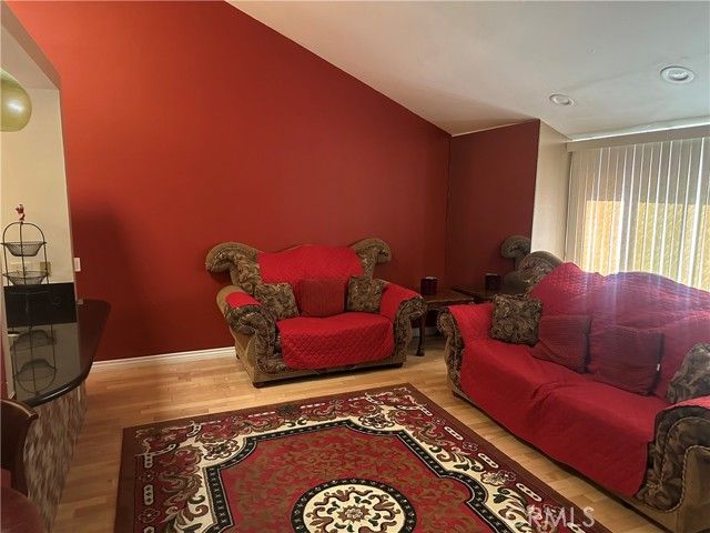 726 S Fir 3, Inglewood, CA 90301