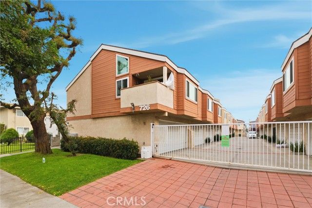 726 S Fir 3, Inglewood, CA 90301
