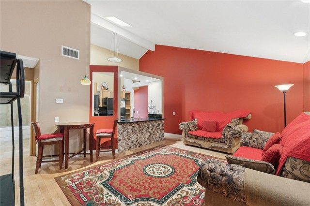 726 S Fir 3, Inglewood, CA 90301