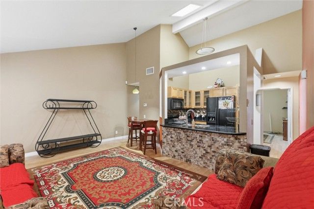 726 S Fir 3, Inglewood, CA 90301