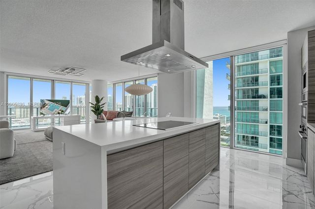 330 Sunny Isles Blvd 5-2207, Sunny Isles Beach, FL 33160