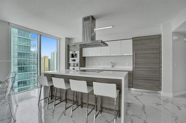 330 Sunny Isles Blvd 5-2207, Sunny Isles Beach, FL 33160
