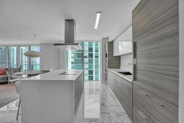 330 Sunny Isles Blvd 5-2207, Sunny Isles Beach, FL 33160
