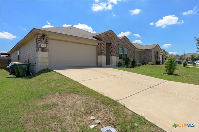 325 Jacquard Court, Troy, TX 76579