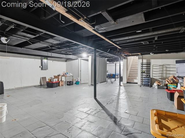 25496 Taylor Drive, Warren, MI 48089