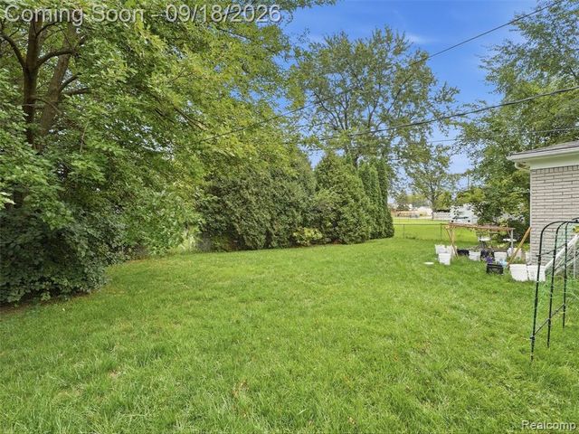 25496 Taylor Drive, Warren, MI 48089