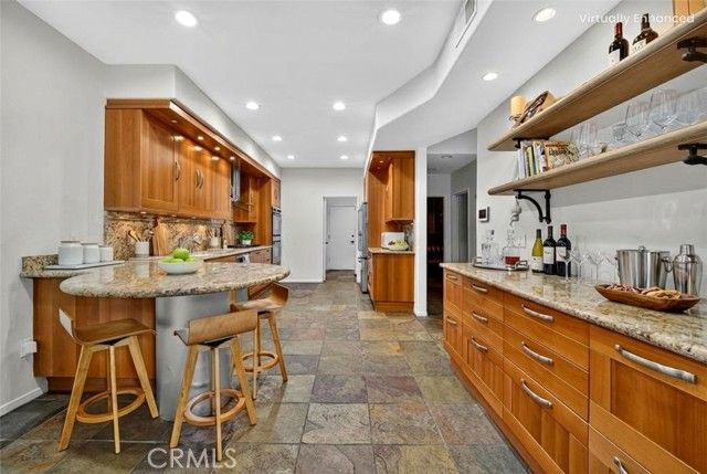 23039 Park Privado, Calabasas, CA 91302