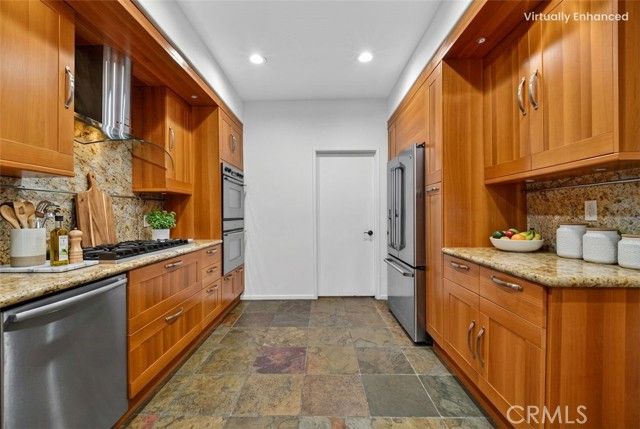 23039 Park Privado, Calabasas, CA 91302