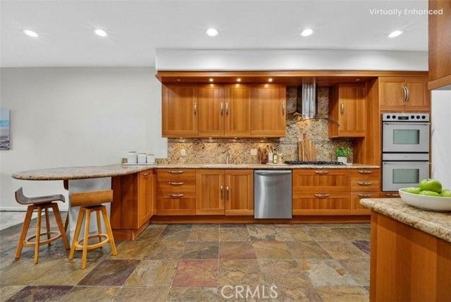 23039 Park Privado, Calabasas, CA 91302