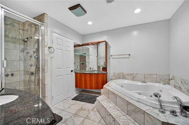 23039 Park Privado, Calabasas, CA 91302