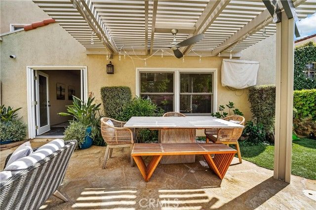 23039 Park Privado, Calabasas, CA 91302