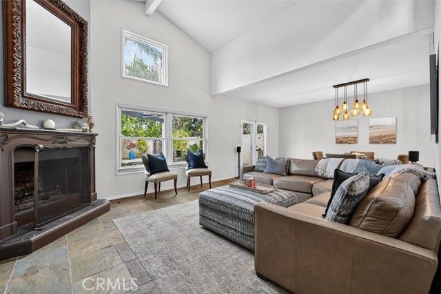 23039 Park Privado, Calabasas, CA 91302