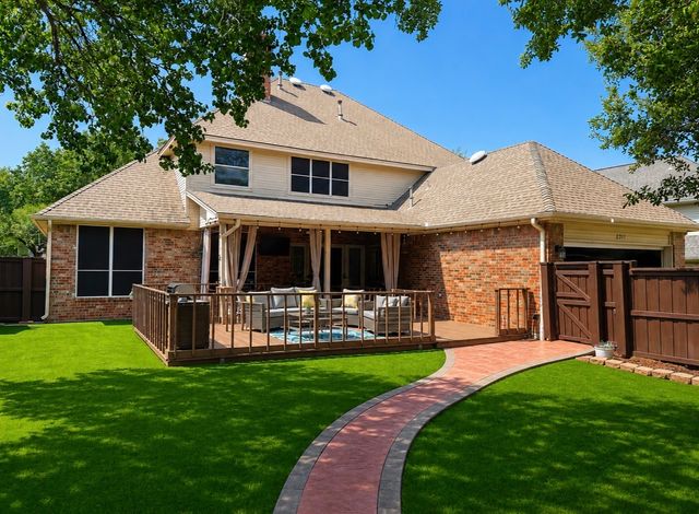 2311 Creekside Circle N, Irving, TX 75063