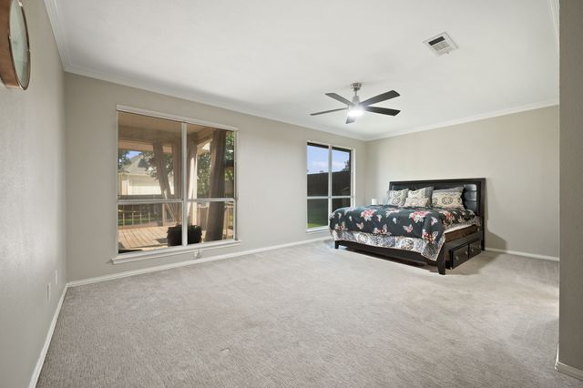 2311 Creekside Circle N, Irving, TX 75063