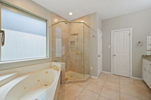 2311 Creekside Circle N, Irving, TX 75063