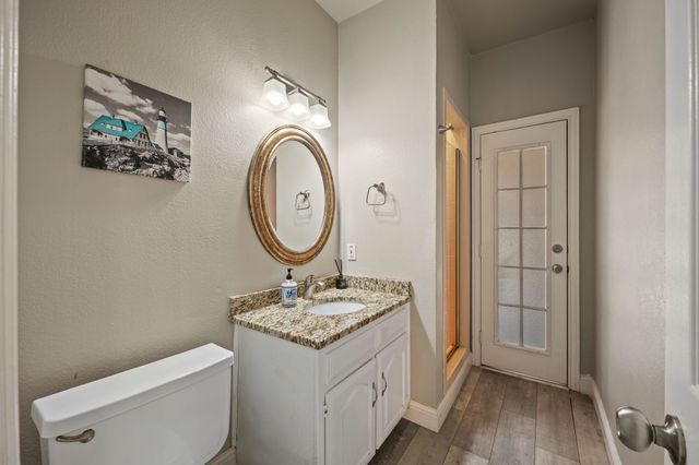 2311 Creekside Circle N, Irving, TX 75063