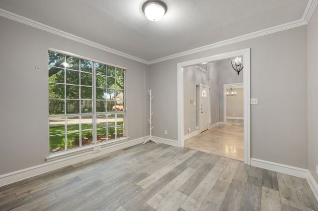 2311 Creekside Circle N, Irving, TX 75063