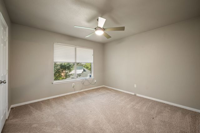 2311 Creekside Circle N, Irving, TX 75063