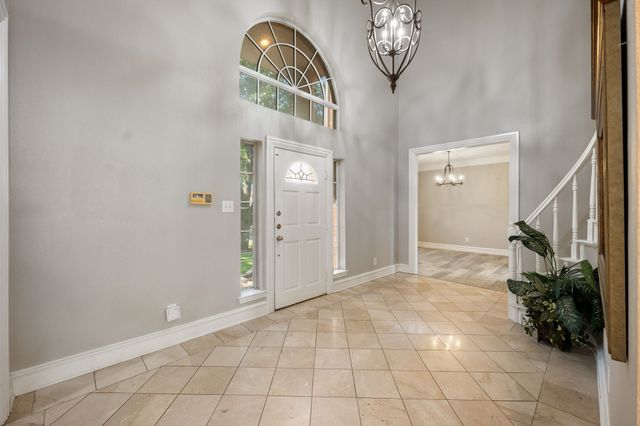 2311 Creekside Circle N, Irving, TX 75063