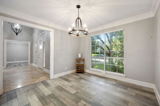 2311 Creekside Circle N, Irving, TX 75063