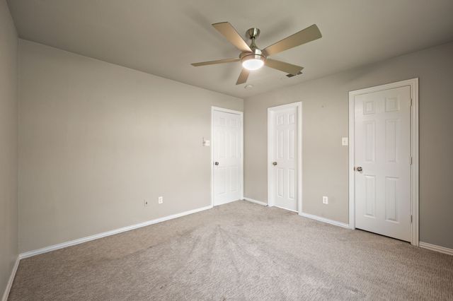 2311 Creekside Circle N, Irving, TX 75063