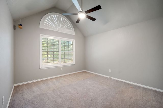 2311 Creekside Circle N, Irving, TX 75063