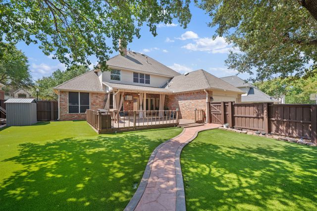 2311 Creekside Circle N, Irving, TX 75063