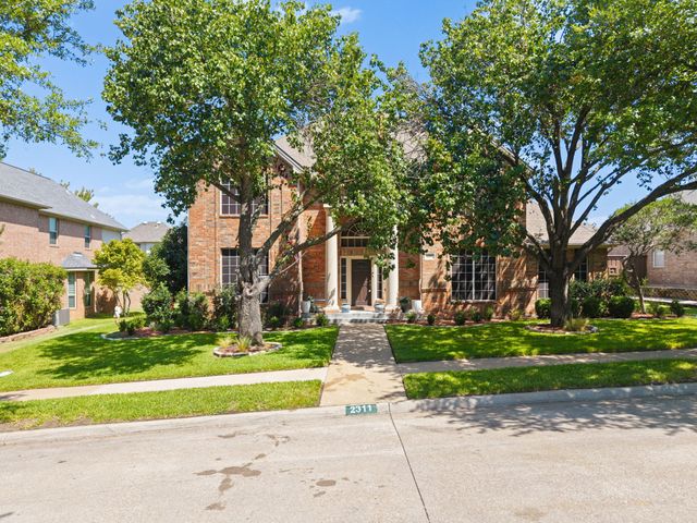 2311 Creekside Circle N, Irving, TX 75063
