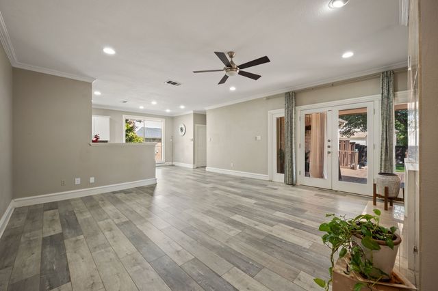 2311 Creekside Circle N, Irving, TX 75063