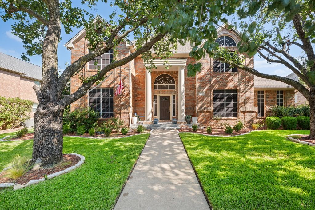 2311 Creekside Circle N, Irving, TX 75063