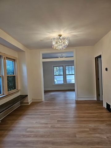 339 N Ridgeland Avenue, Elmhurst, IL 60126