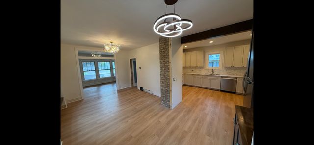 339 N Ridgeland Avenue, Elmhurst, IL 60126