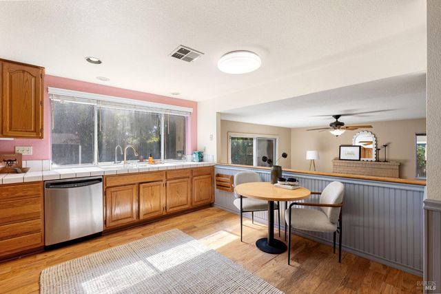 630 Harvard Ave, Vacaville, CA 95687