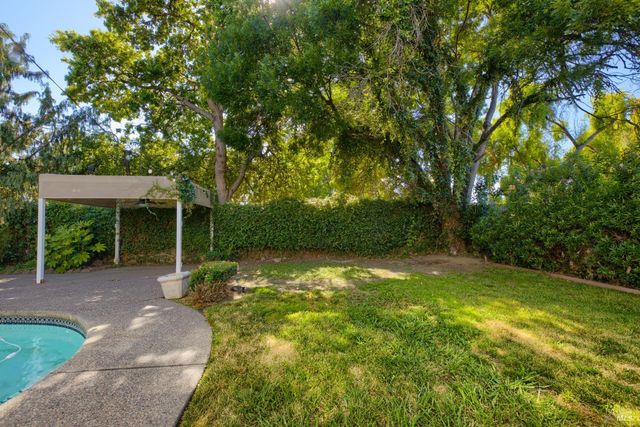 630 Harvard Ave, Vacaville, CA 95687