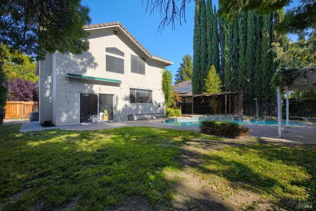630 Harvard Ave, Vacaville, CA 95687
