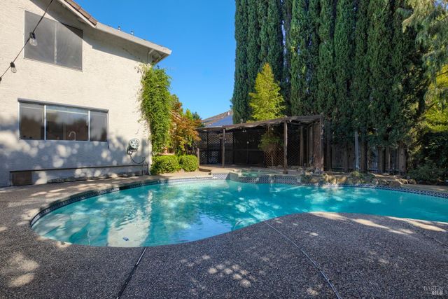 630 Harvard Ave, Vacaville, CA 95687