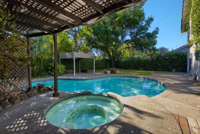 630 Harvard Ave, Vacaville, CA 95687