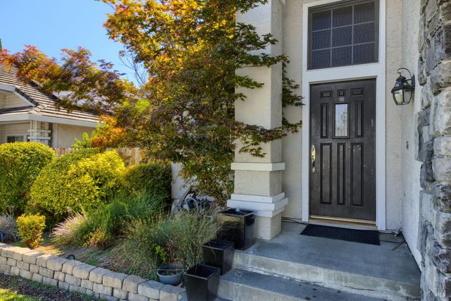 630 Harvard Ave, Vacaville, CA 95687