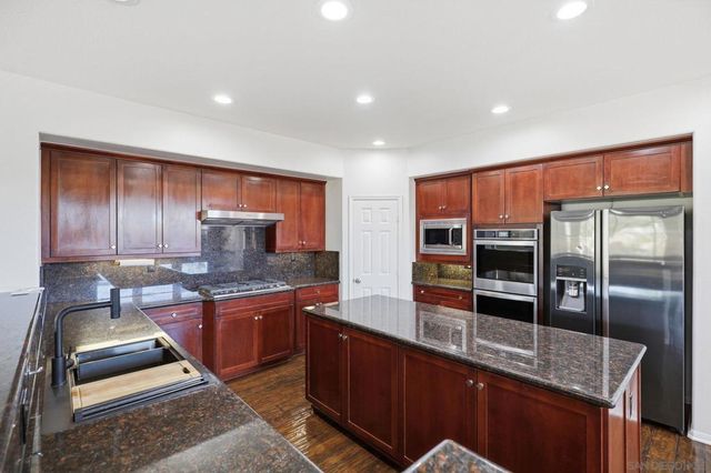 2661 Shadowbrook, San Marcos, CA 92078