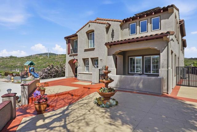 2661 Shadowbrook, San Marcos, CA 92078
